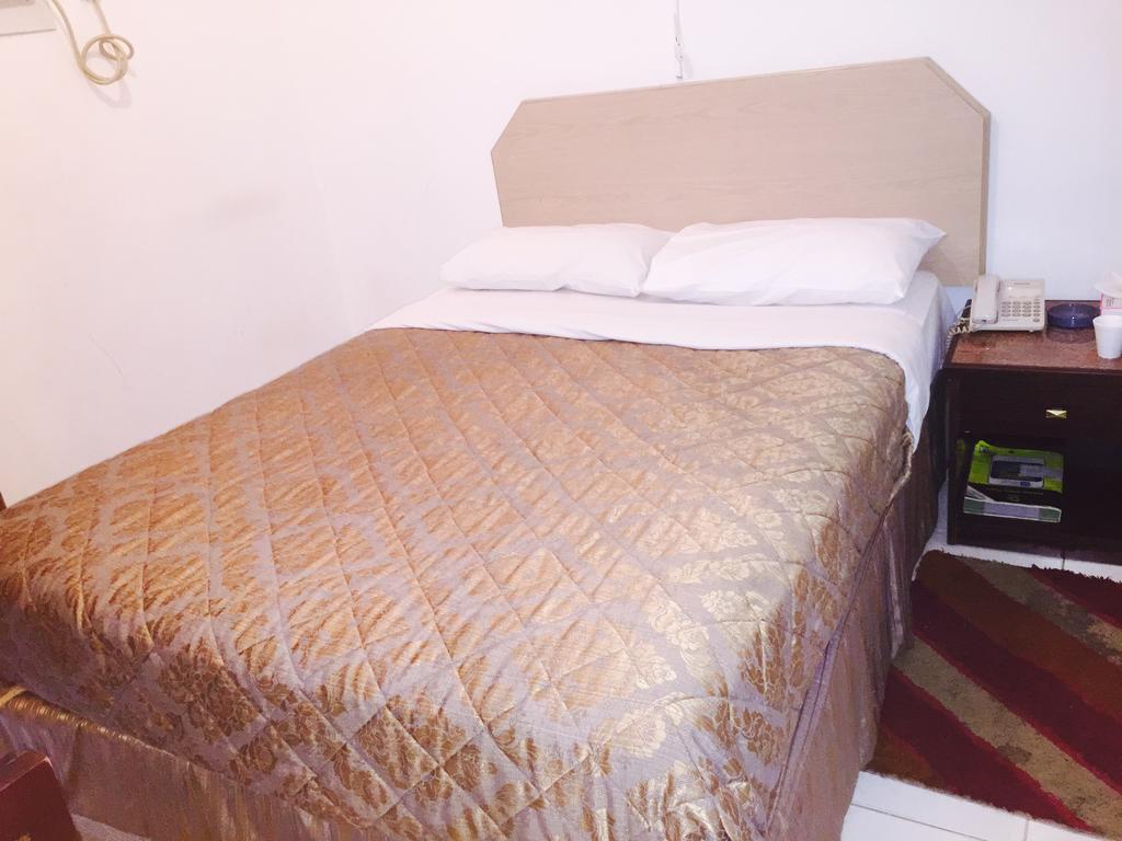 Gold Plaza Guest House Dubai Exterior photo